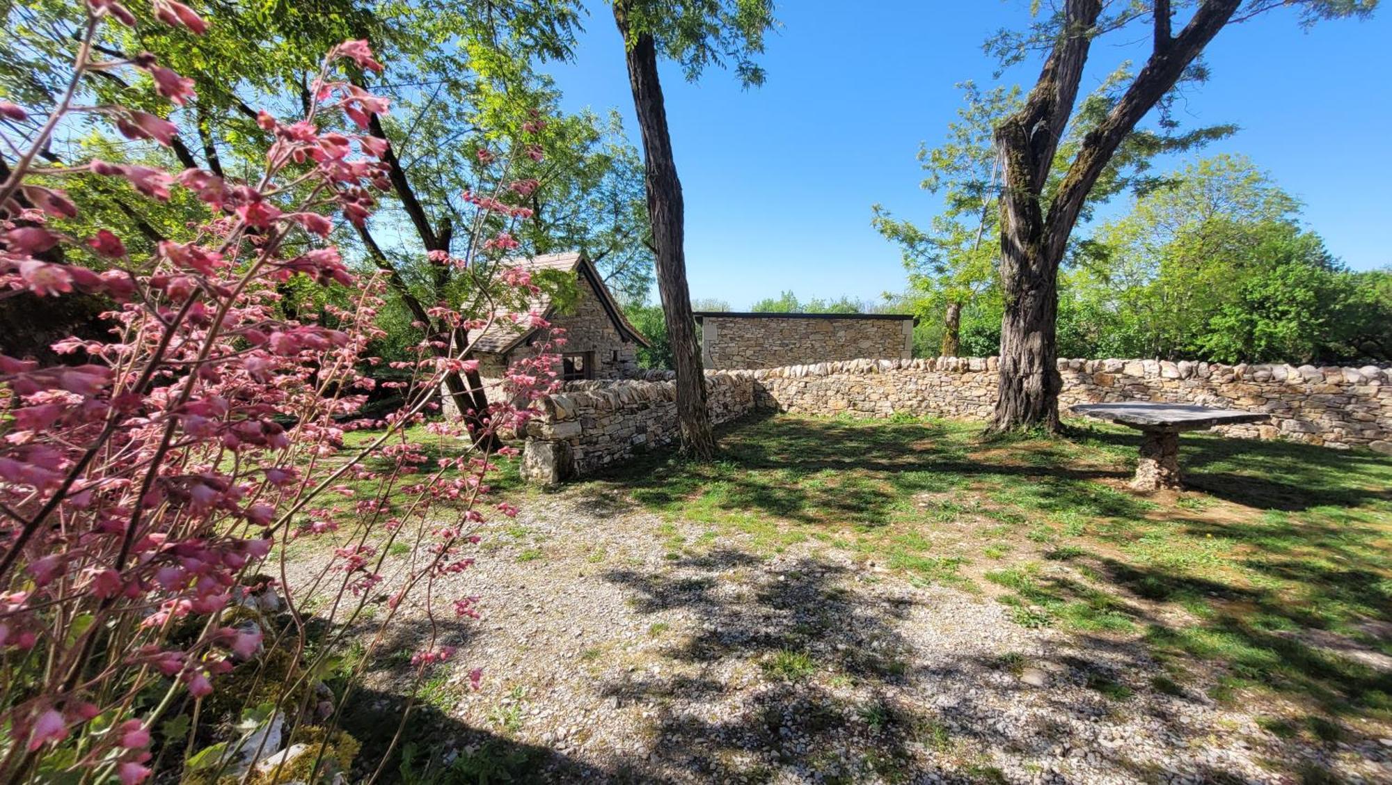 Les Enclos Secrets Livernon ภายนอก รูปภาพ